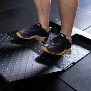 Plate Loaded Standing Calf Raise / Leverage Squat