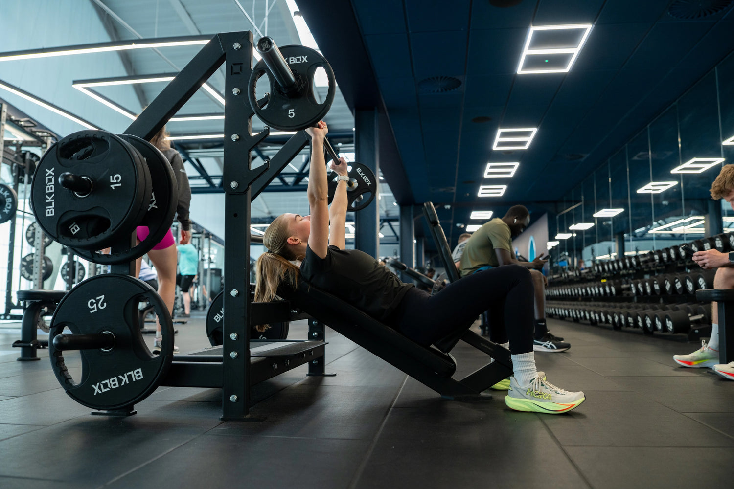 BLK BOX Olympic Incline Bench – incline pad detail